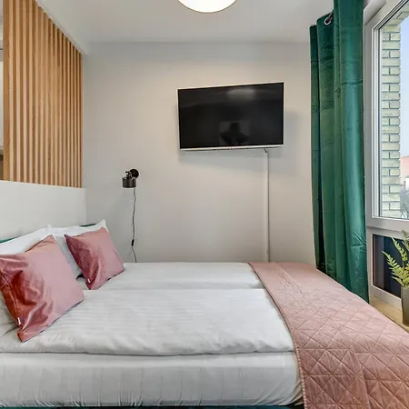 Wilcza With Parking By Lion *