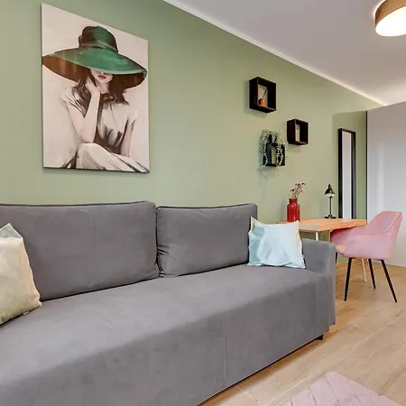 Wilcza With Parking By Lion