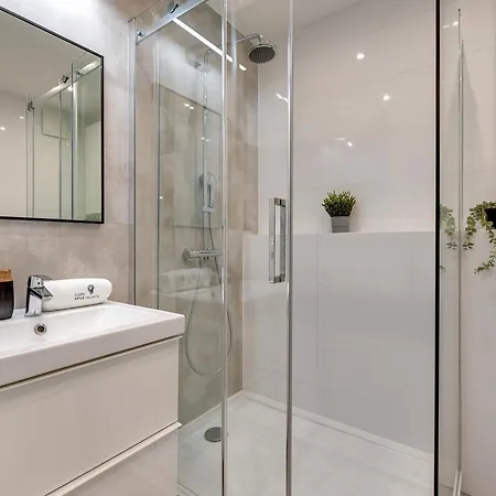 Wilcza With Parking By Lion *