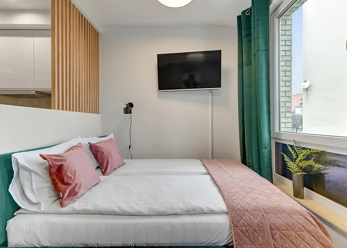 Wilcza With Parking By Lion *