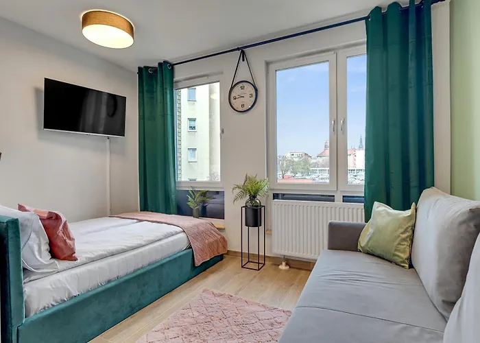 Wilcza With Parking By Lion Apartamento