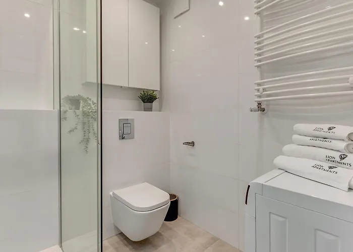 Apartamento Wilcza With Parking By Lion