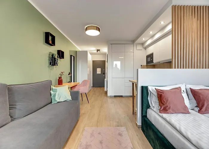 Wilcza With Parking By Lion