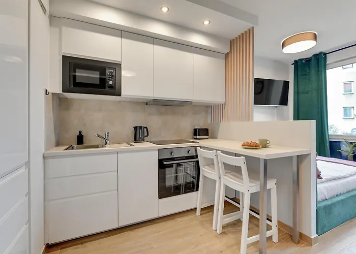 Wilcza With Parking By Lion Apartamento *