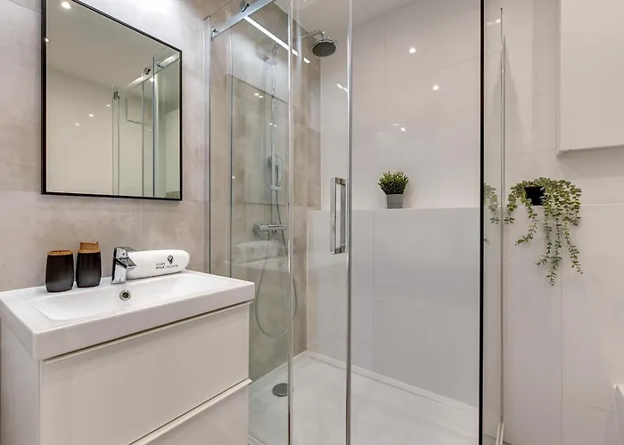 Wilcza With Parking By Lion *